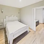 De Campagne Pour 10 Avec Terrasse بيت للعطل *